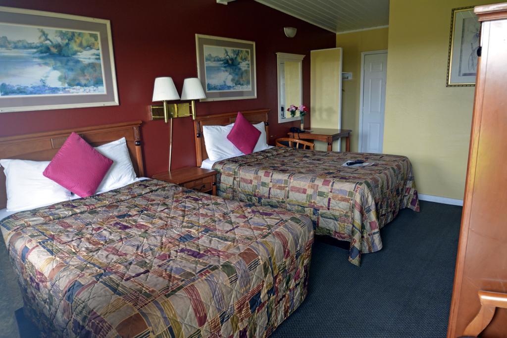 Gateway Inn Ред Блъф Екстериор снимка