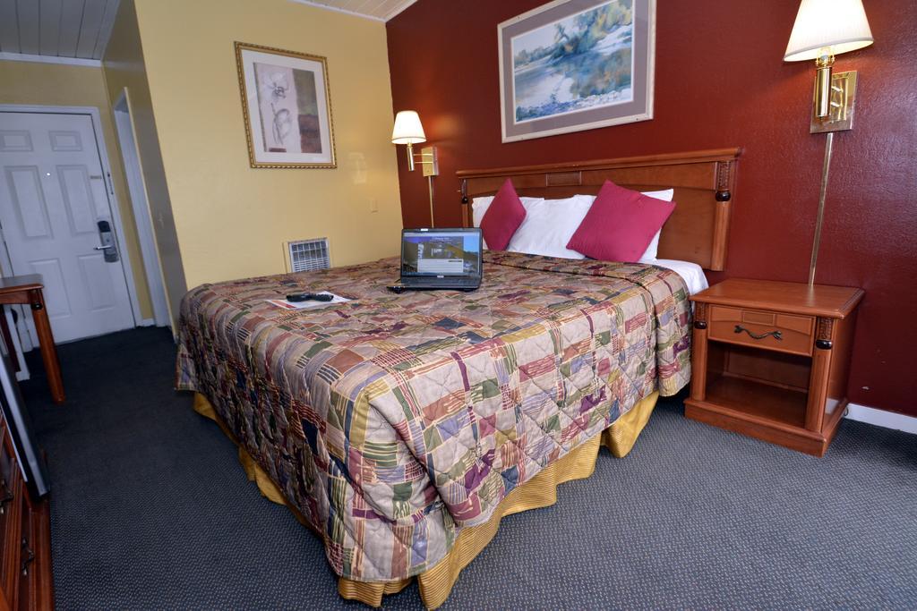 Gateway Inn Ред Блъф Екстериор снимка