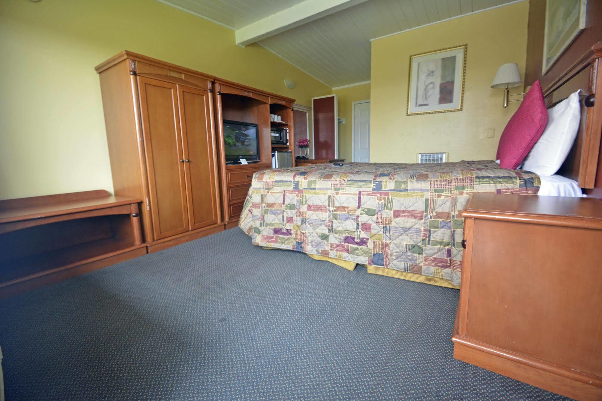 Gateway Inn Ред Блъф Екстериор снимка